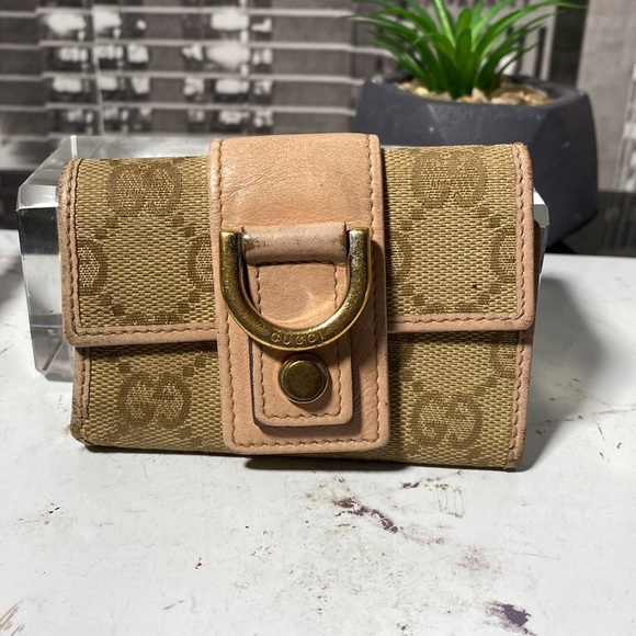 Authentic Gucci GG Key Case - Picture 5 of 16
